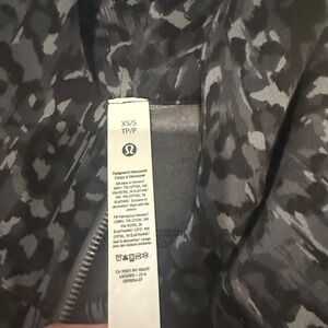 Lululemon Black and Gray Patterned Jacket